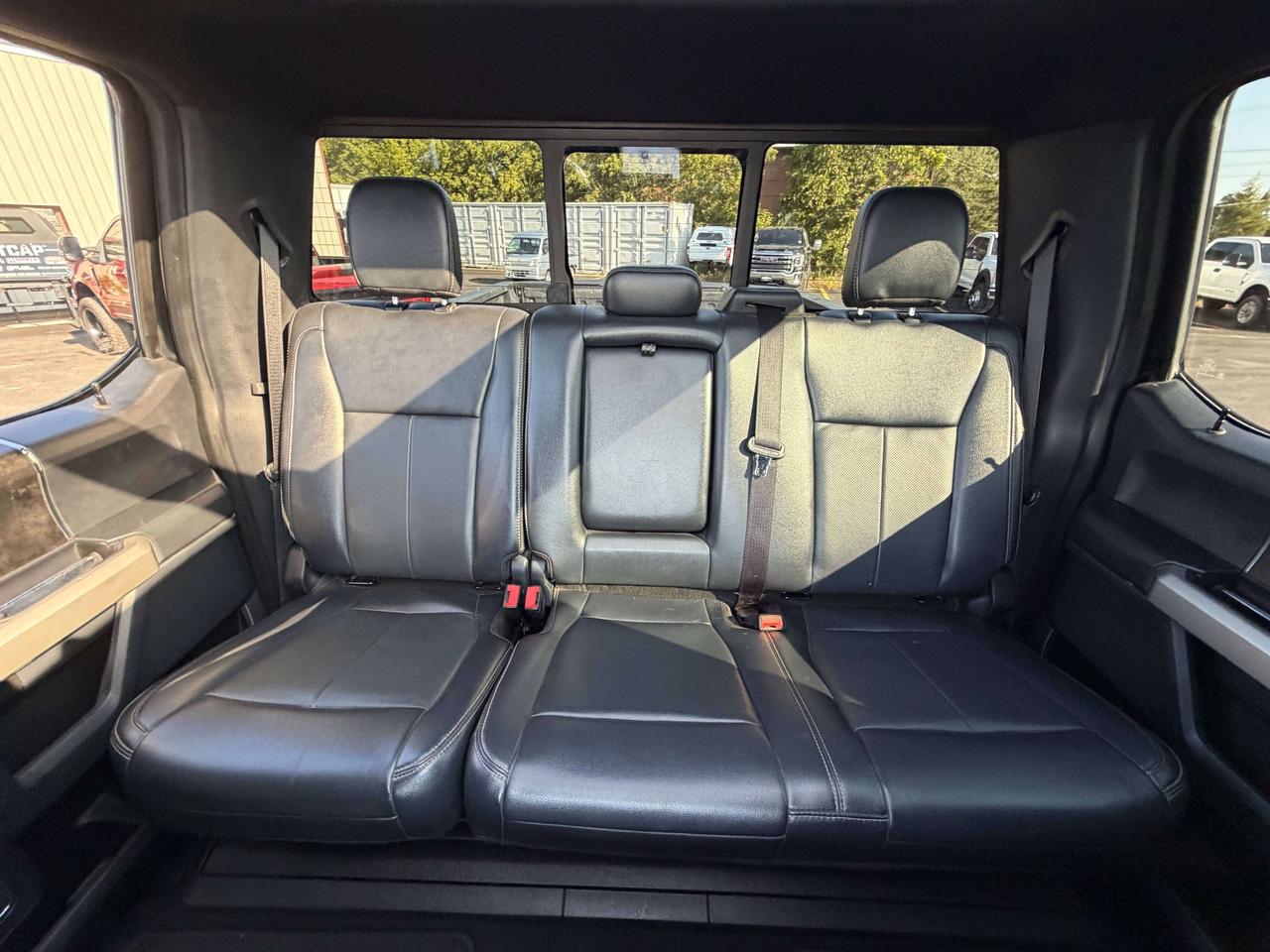 2022 Ford F-250 LARIAT Photo