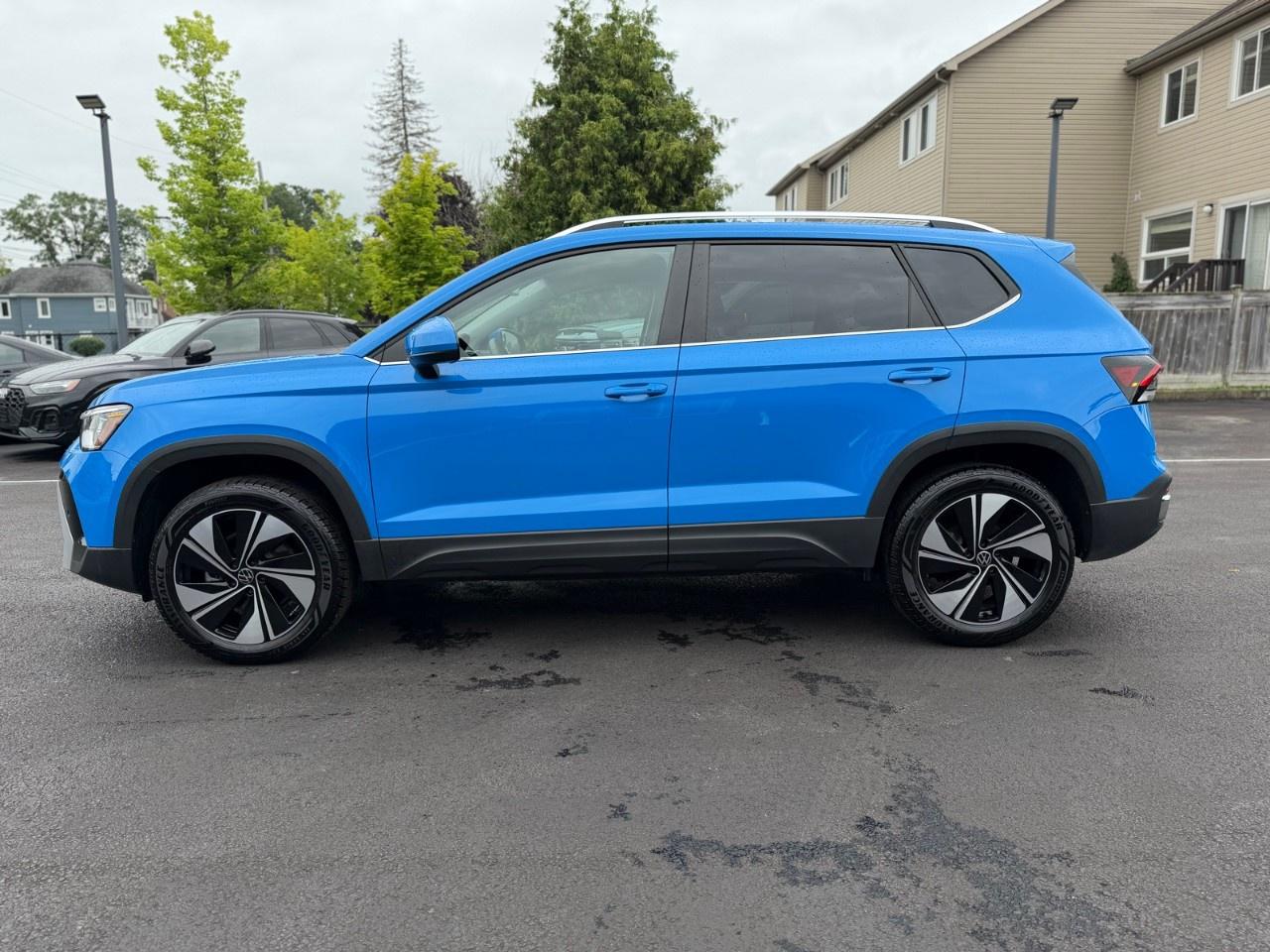 2025 Volkswagen Taos Comfortline 4Motion Photo1