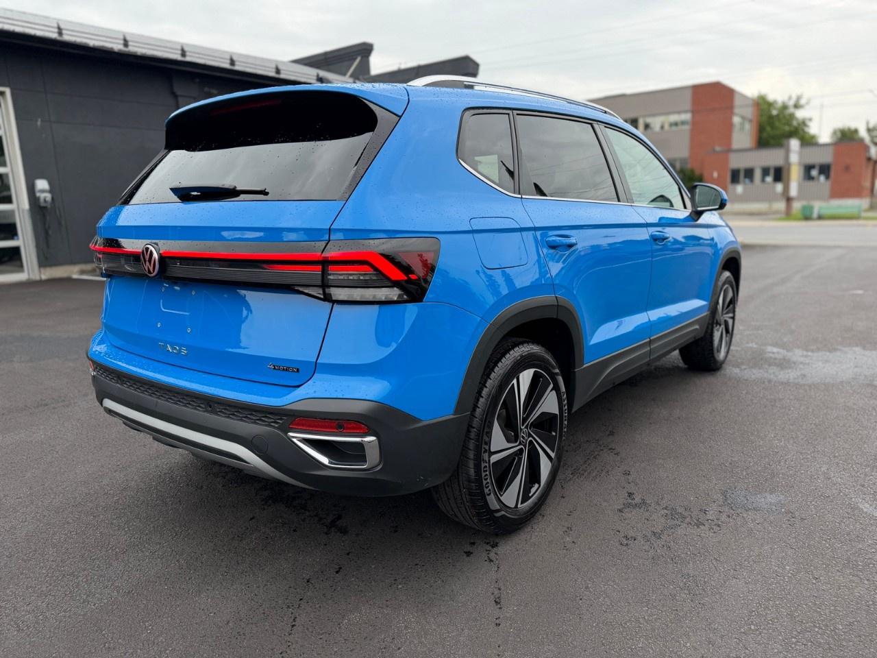 2025 Volkswagen Taos Comfortline 4Motion Photo4