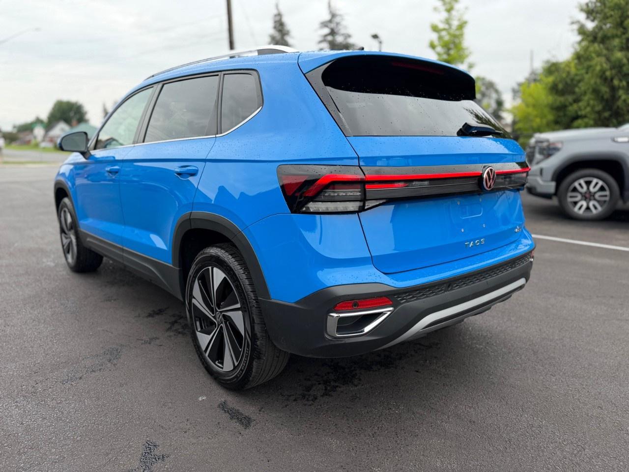 2025 Volkswagen Taos Comfortline 4Motion Photo