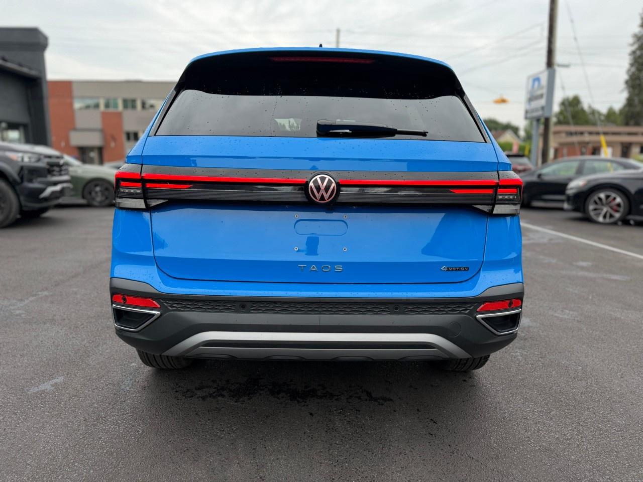 2025 Volkswagen Taos Comfortline 4Motion Photo3