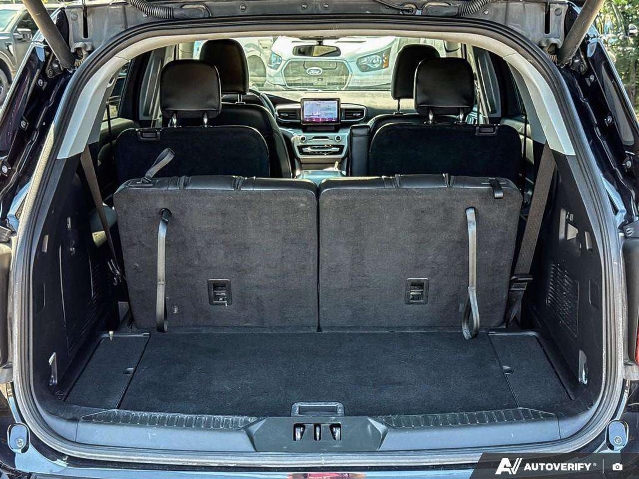 2023 Ford Explorer XLT   NAV   MOONROOF   ADAPT CRUISE Photo