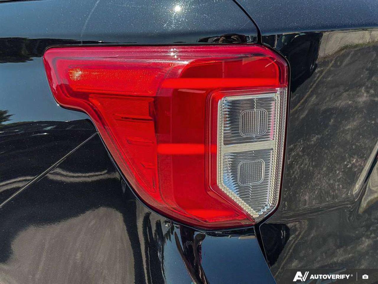 2023 Ford Explorer XLT   NAV   MOONROOF   ADAPT CRUISE Photo