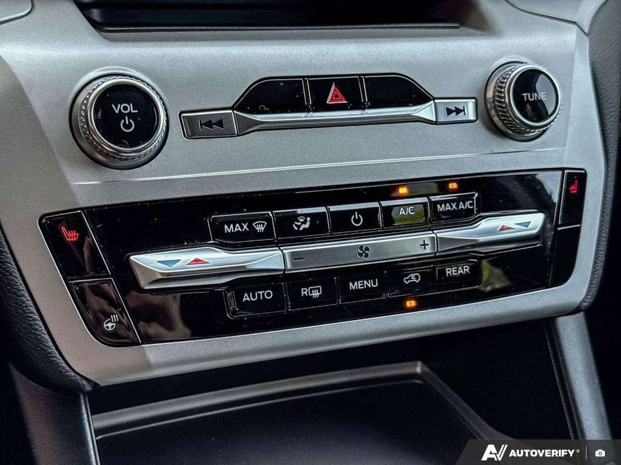 2023 Ford Explorer XLT   NAV   MOONROOF   ADAPT CRUISE Photo