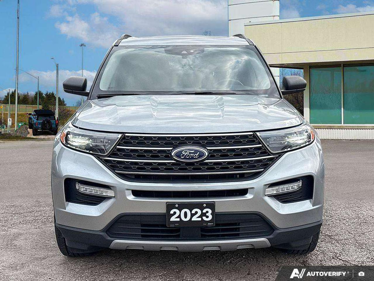 2023 Ford Explorer XLT   MOONROOF   NAV   ADAPT CRUISE Photo