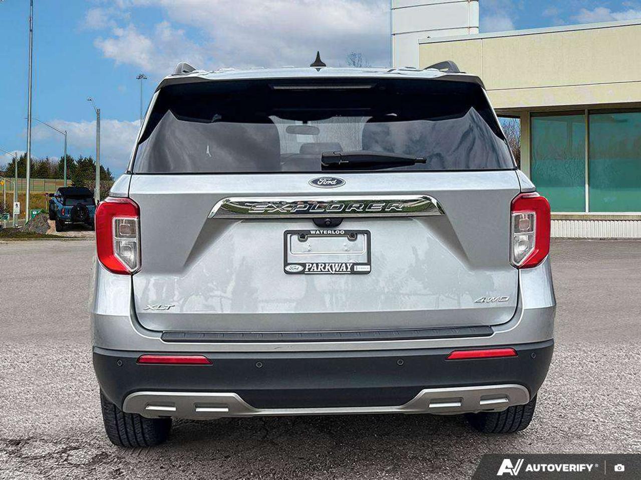 2023 Ford Explorer XLT   MOONROOF   NAV   ADAPT CRUISE Photo