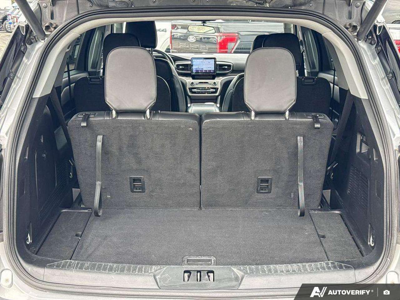2023 Ford Explorer XLT   MOONROOF   NAV   ADAPT CRUISE Photo