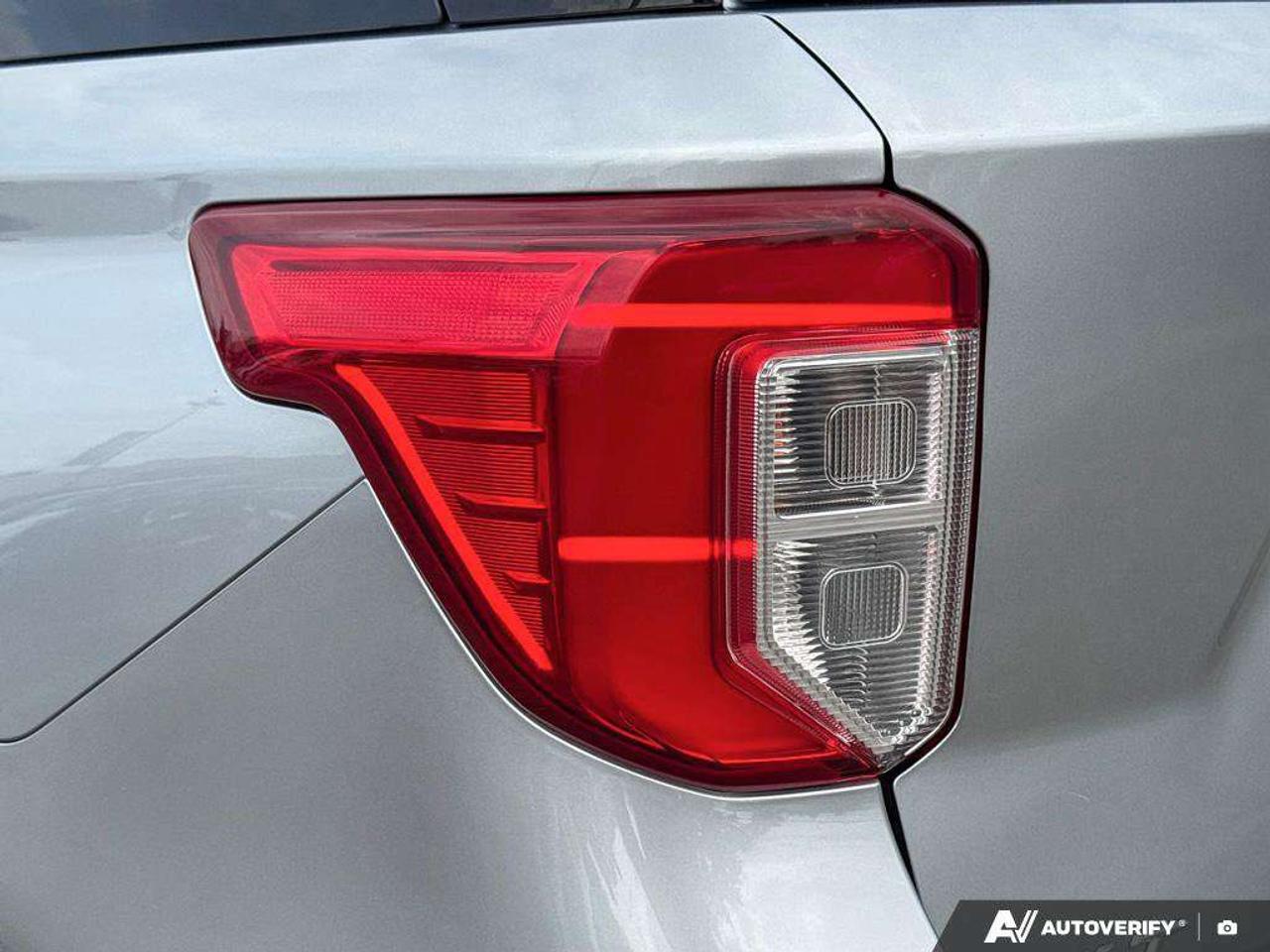 2023 Ford Explorer XLT   MOONROOF   NAV   ADAPT CRUISE Photo