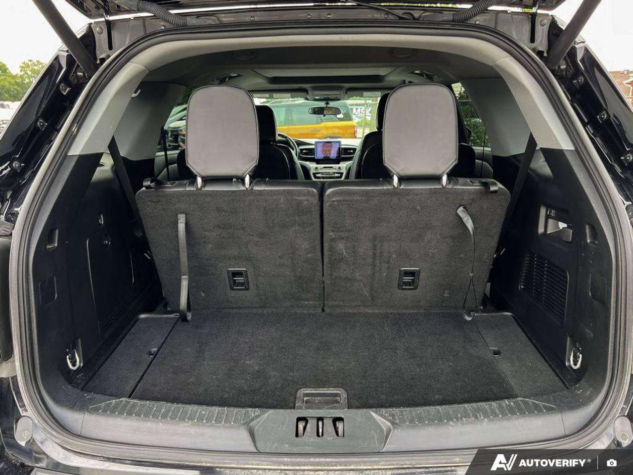 2023 Ford Explorer XLT   MOONROOF   NAV   ADAPT CRUISE Photo