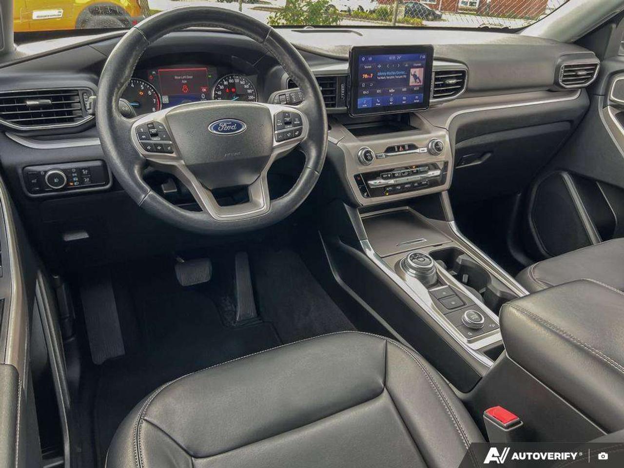 2023 Ford Explorer XLT   MOONROOF   NAV   ADAPT CRUISE Photo