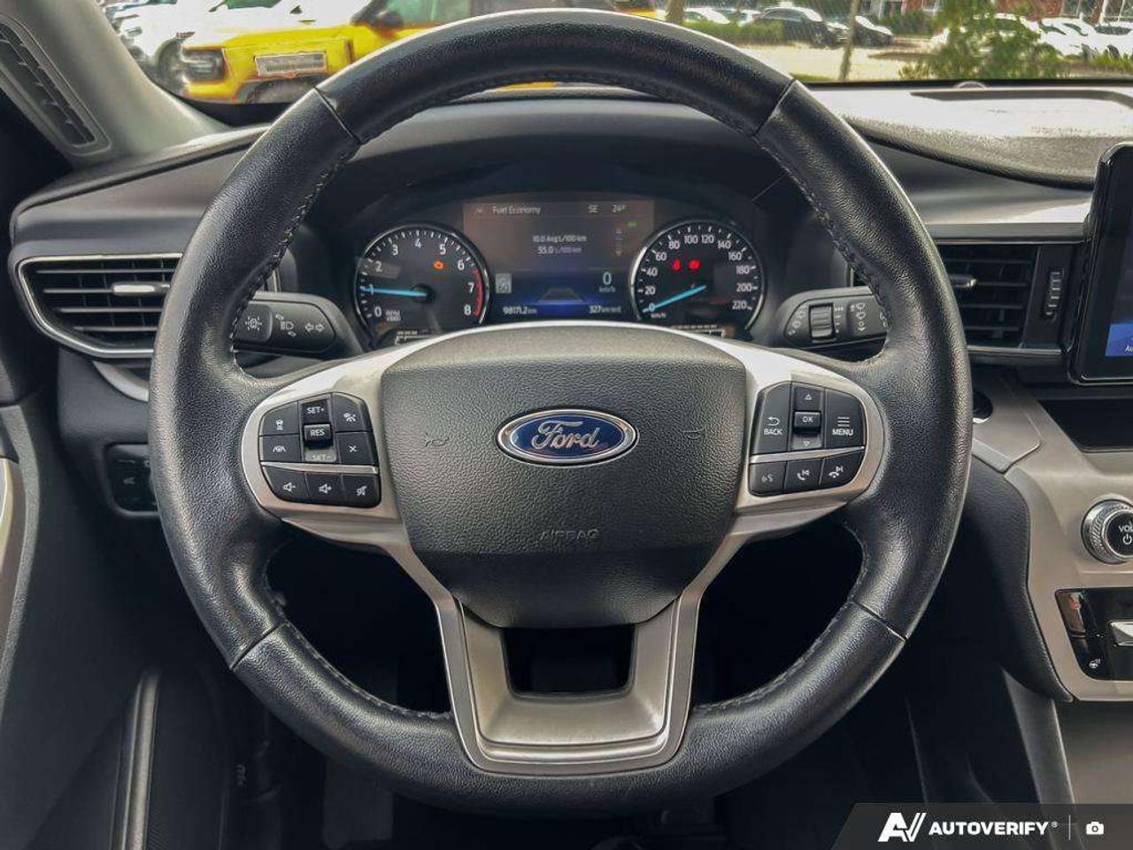 2023 Ford Explorer XLT   MOONROOF   NAV   ADAPT CRUISE Photo