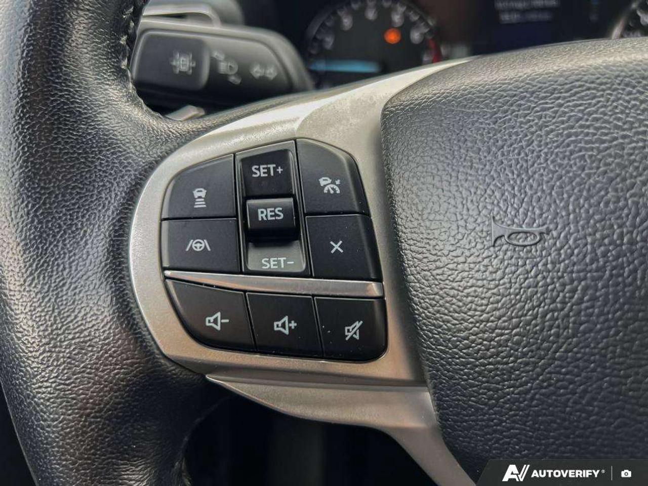 2023 Ford Explorer XLT   MOONROOF   NAV   ADAPT CRUISE Photo