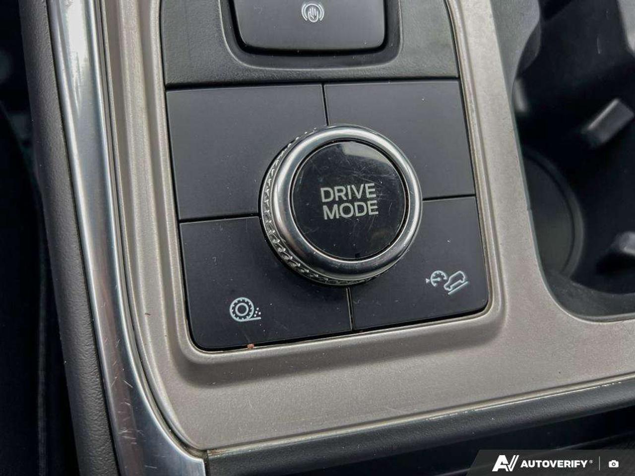 2023 Ford Explorer XLT   MOONROOF   NAV   ADAPT CRUISE Photo