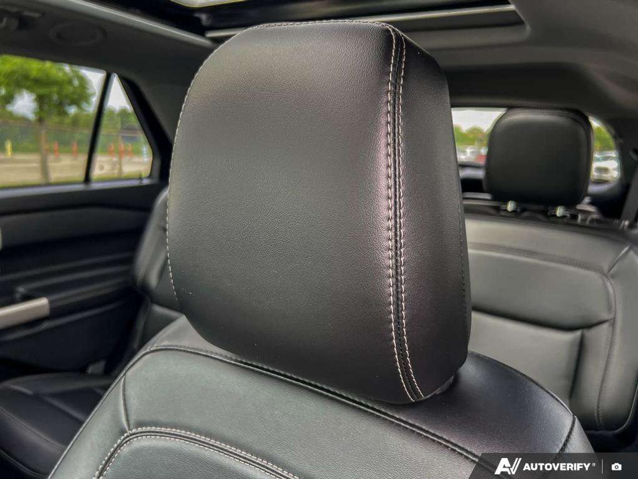 2023 Ford Explorer XLT   MOONROOF   NAV   ADAPT CRUISE Photo