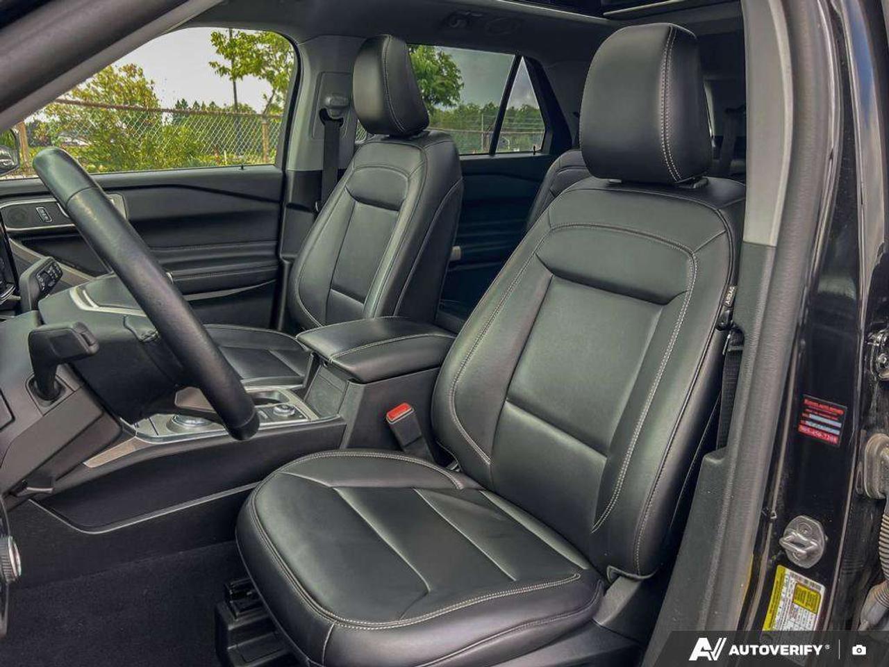 2023 Ford Explorer XLT   MOONROOF   NAV   ADAPT CRUISE Photo