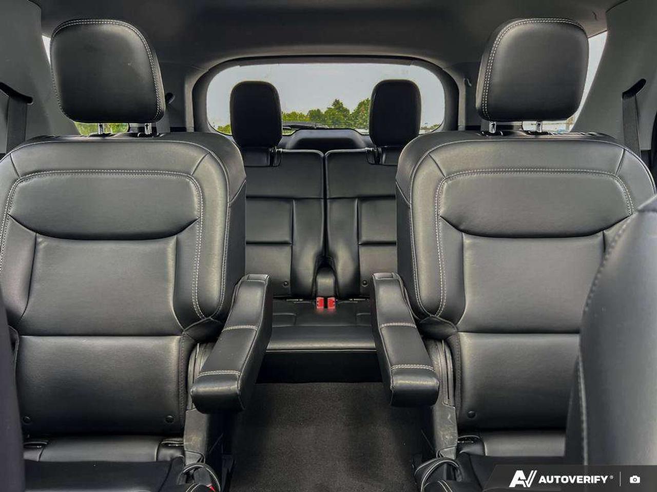 2023 Ford Explorer XLT   MOONROOF   NAV   ADAPT CRUISE Photo