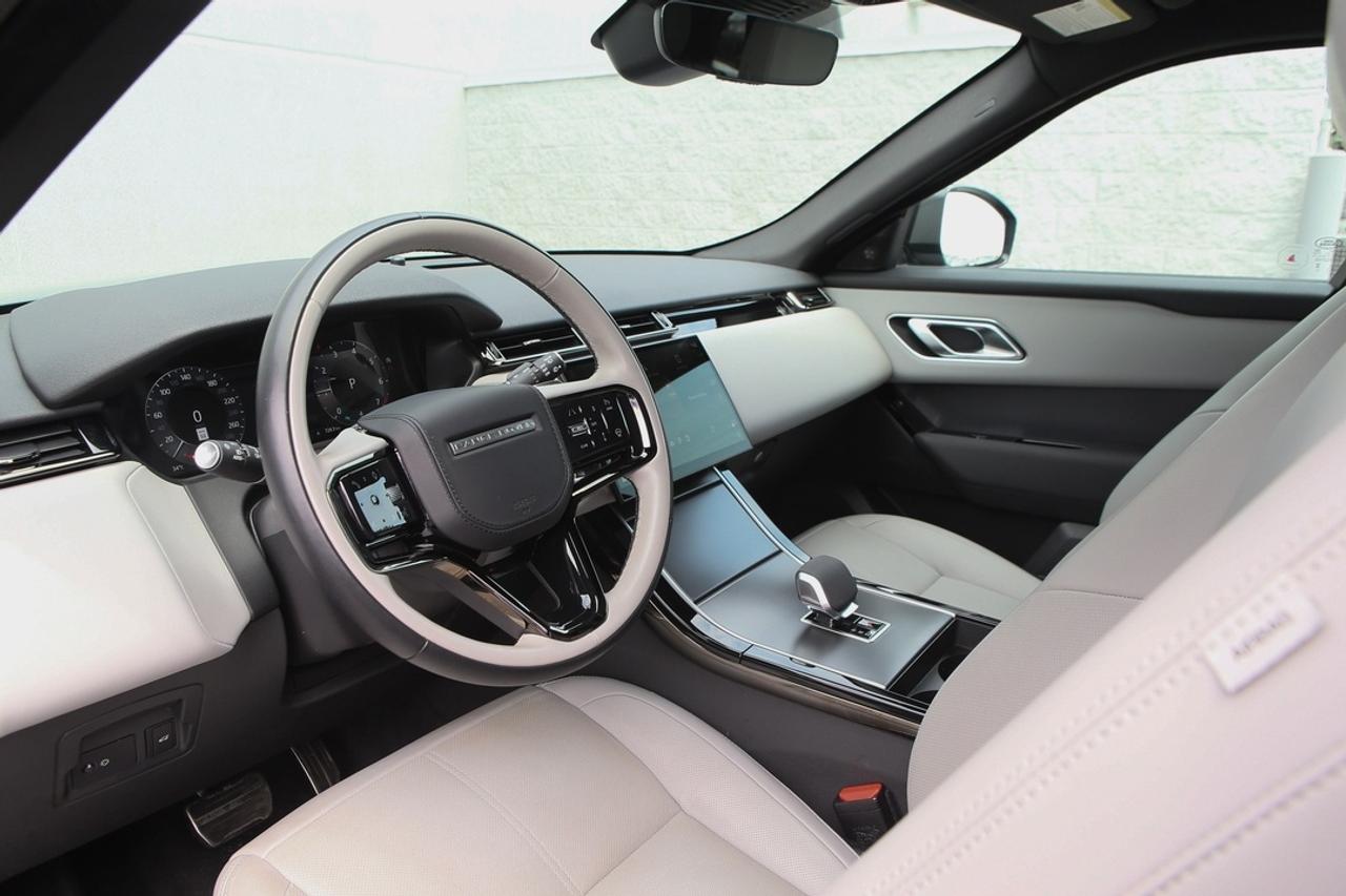 2024 Land Rover Range Rover Velar Dynamic SE Photo