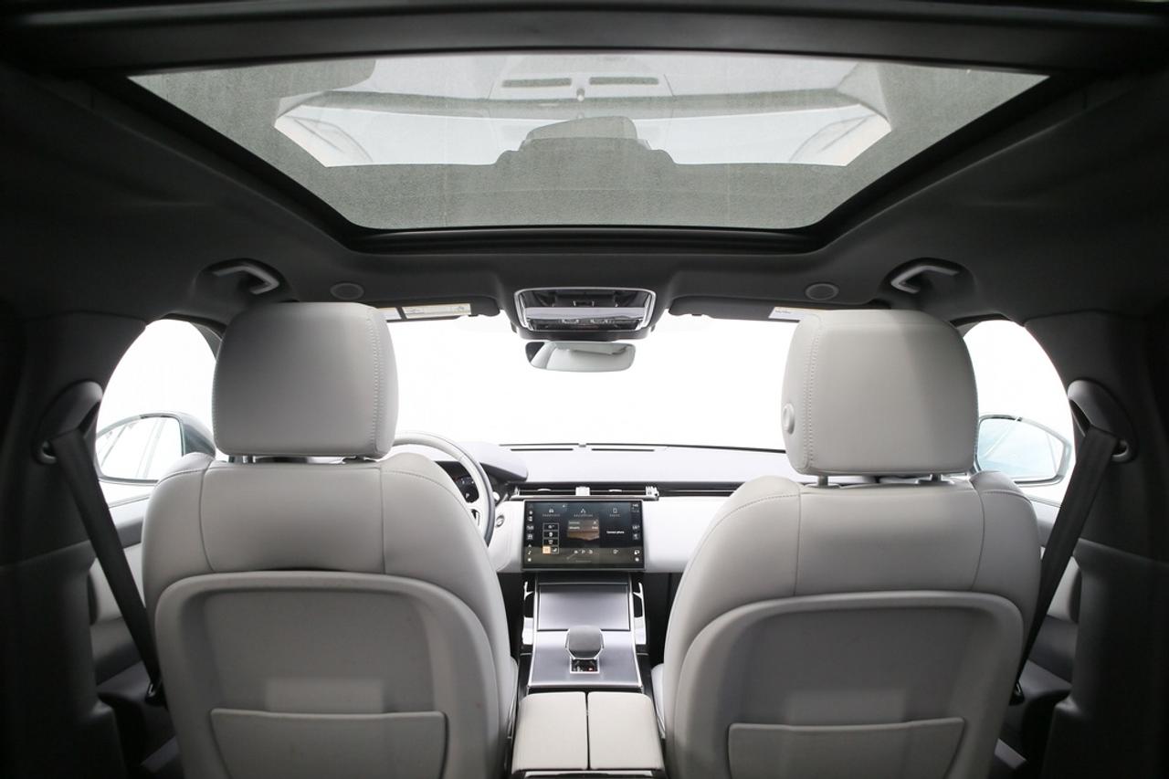 2024 Land Rover Range Rover Velar Dynamic SE Photo
