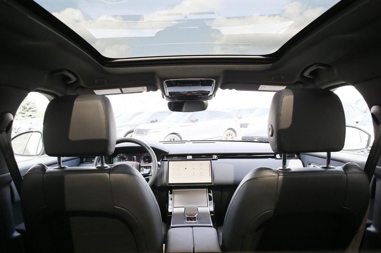 2024 Land Rover Range Rover Velar Dynamic SE Photo