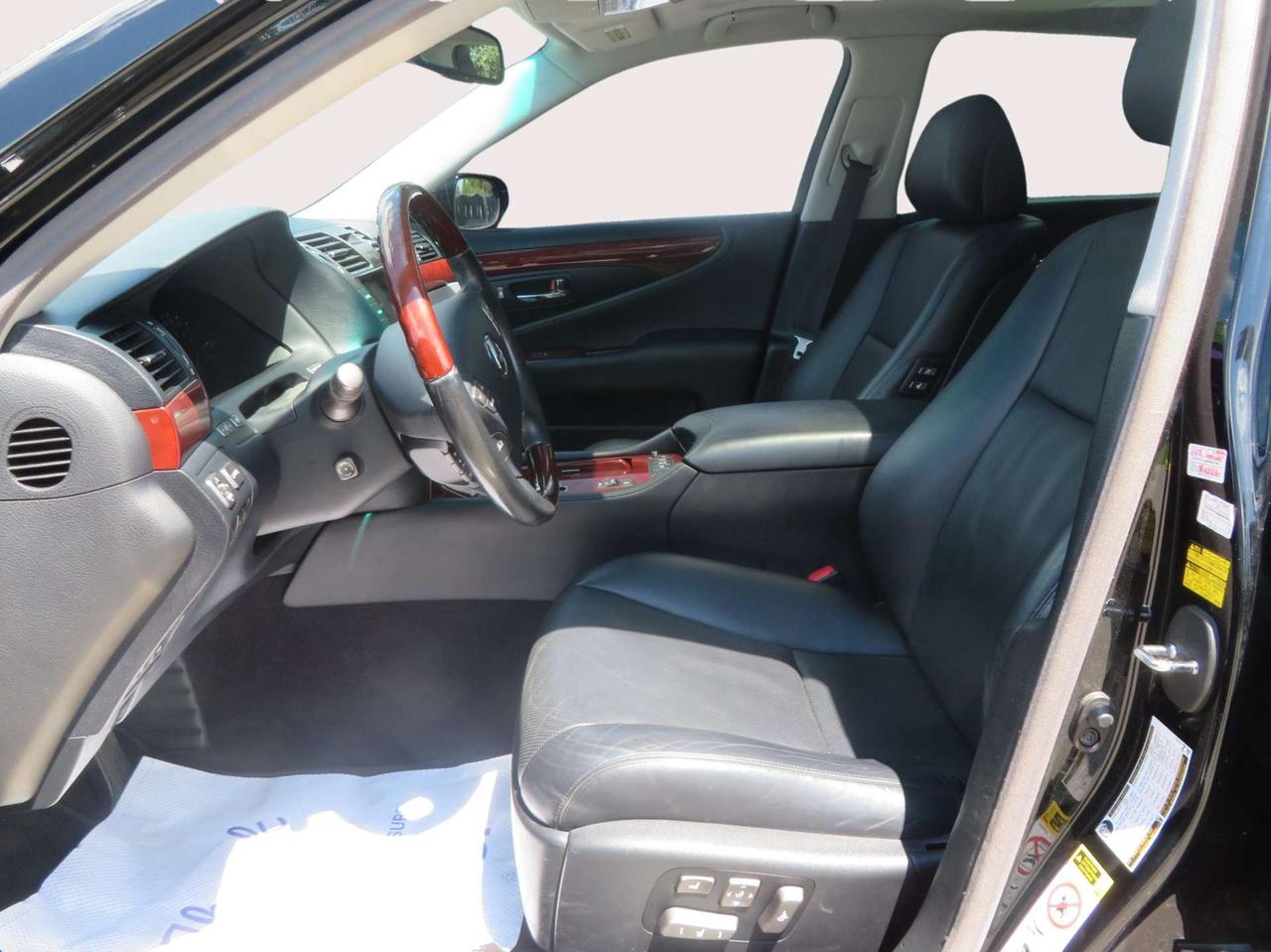 2007 Lexus LS 460 4dr Sdn SWB Photo