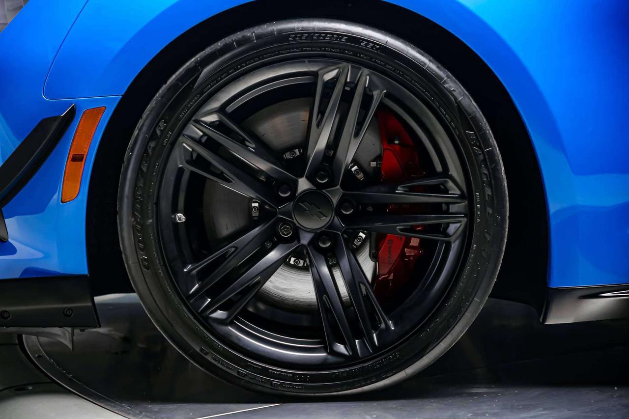 2022 Chevrolet Camaro ZL1 1LE EXTREME TRACK PACK MANUAL 650HP ALMOSTNEW Photo