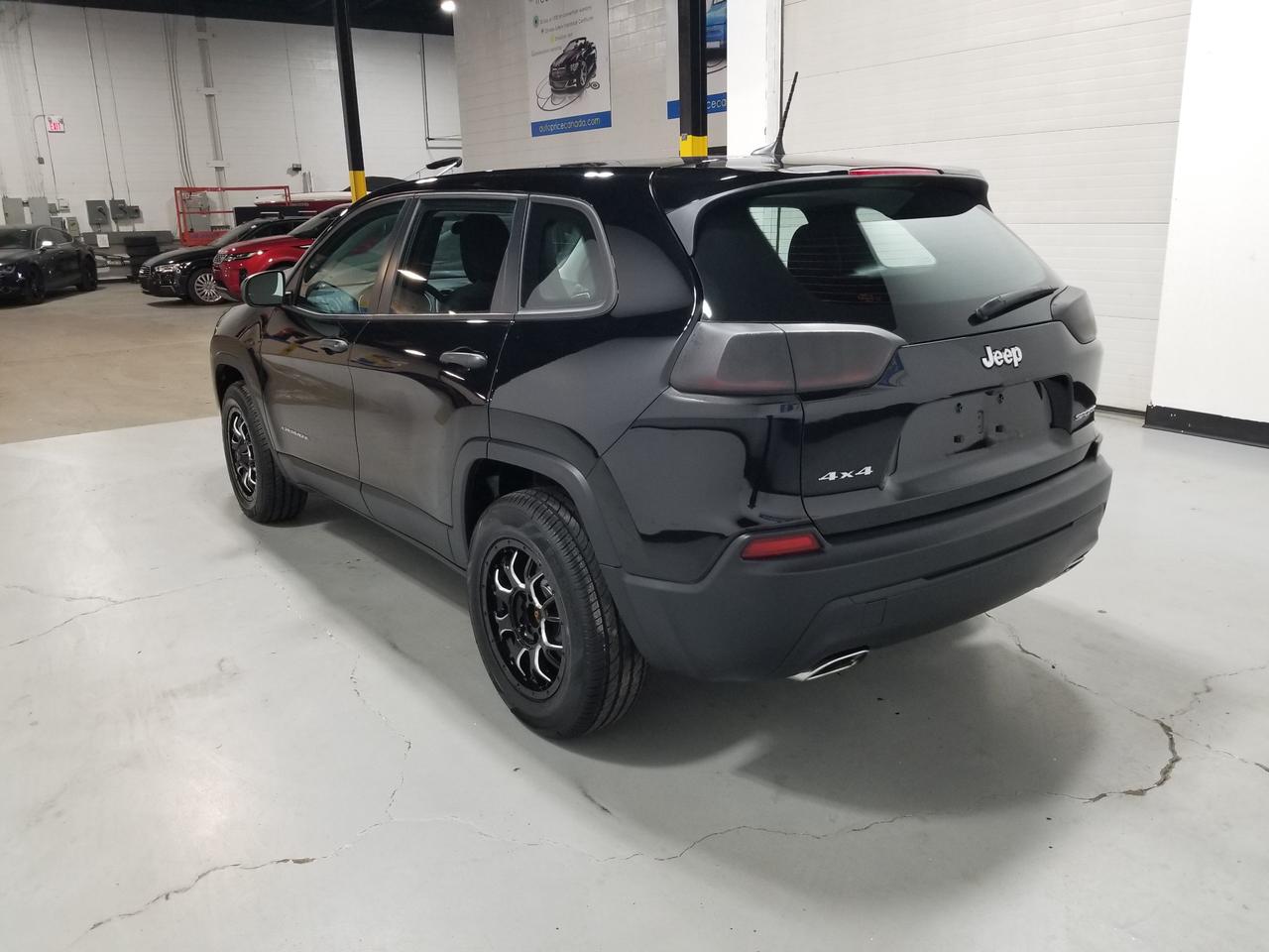 2019 Jeep Cherokee Sport 4dr 4x4 Photo4