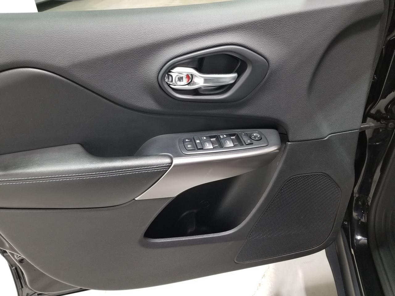 2019 Jeep Cherokee Sport 4dr 4x4 Photo