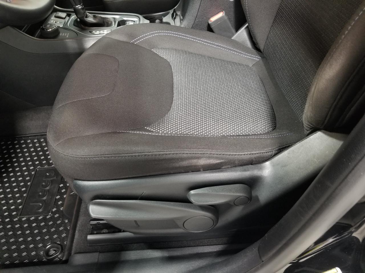2019 Jeep Cherokee Sport 4dr 4x4 Photo