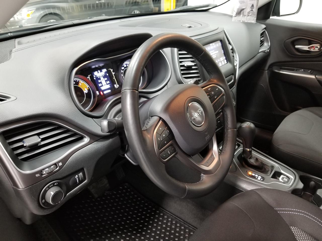 2019 Jeep Cherokee Sport 4dr 4x4 Photo