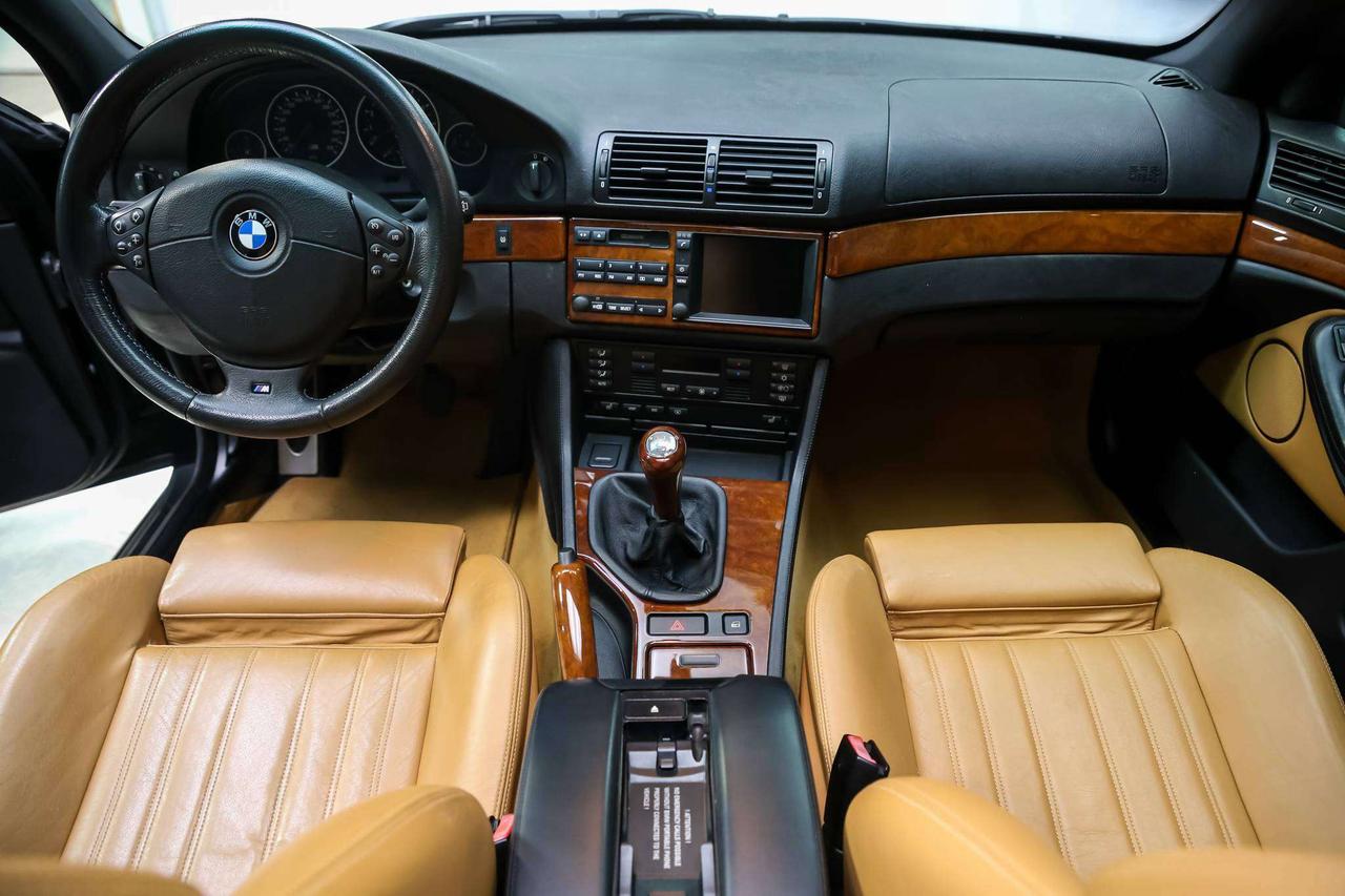 2000 BMW 5 Series SEDAN V8 MANUAL CARAMELINT NOACCIDENT CANADIANCAR Photo