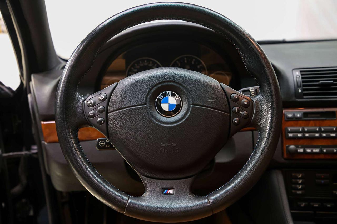 2000 BMW 5 Series SEDAN V8 MANUAL CARAMELINT NOACCIDENT CANADIANCAR Photo