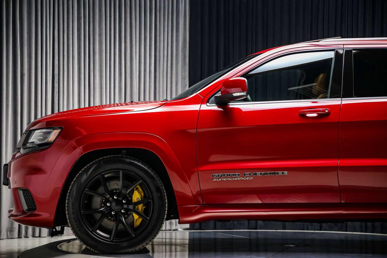 2018 Jeep Grand Cherokee TRACKHAWK 4X4 707HP ORANGEINT ADAPTVCRUZ ROOF Photo