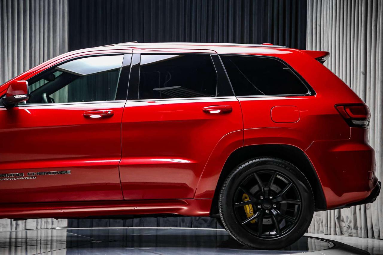 2018 Jeep Grand Cherokee TRACKHAWK 4X4 707HP ORANGEINT ADAPTVCRUZ ROOF Photo
