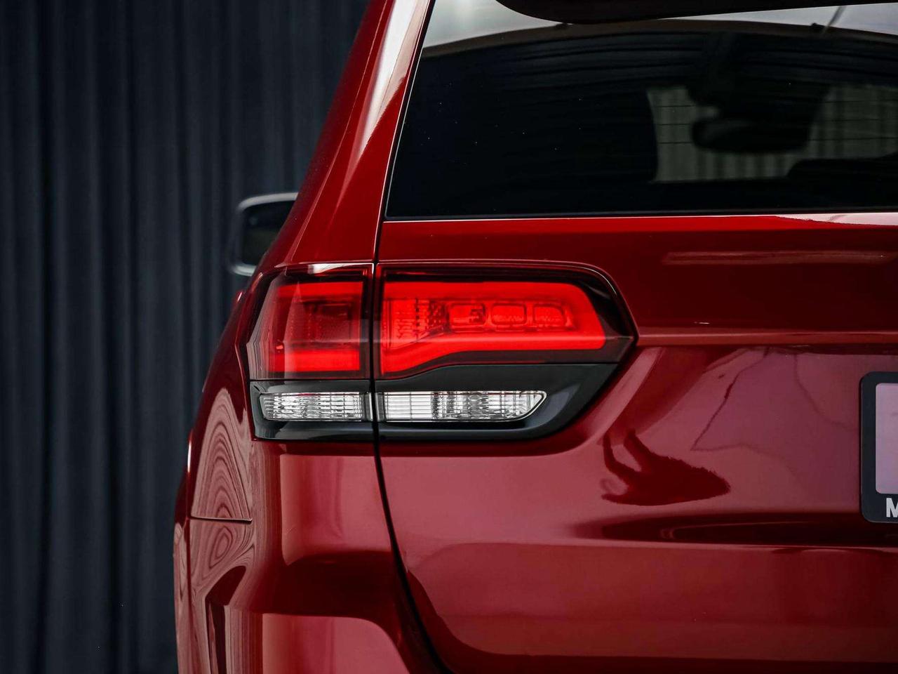 2018 Jeep Grand Cherokee TRACKHAWK 4X4 707HP ORANGEINT ADAPTVCRUZ ROOF Photo