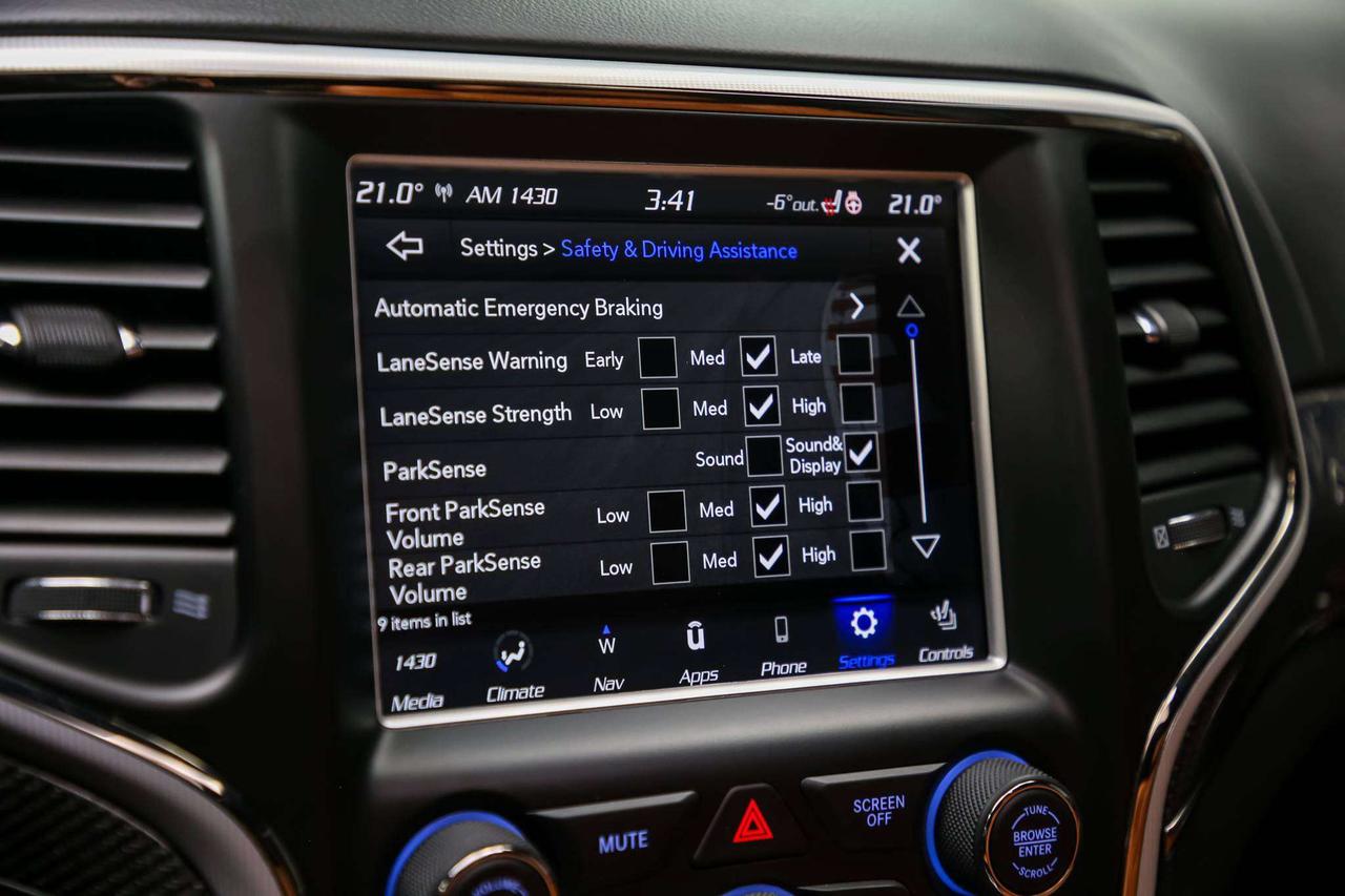 2018 Jeep Grand Cherokee TRACKHAWK 4X4 707HP ORANGEINT ADAPTVCRUZ ROOF Photo