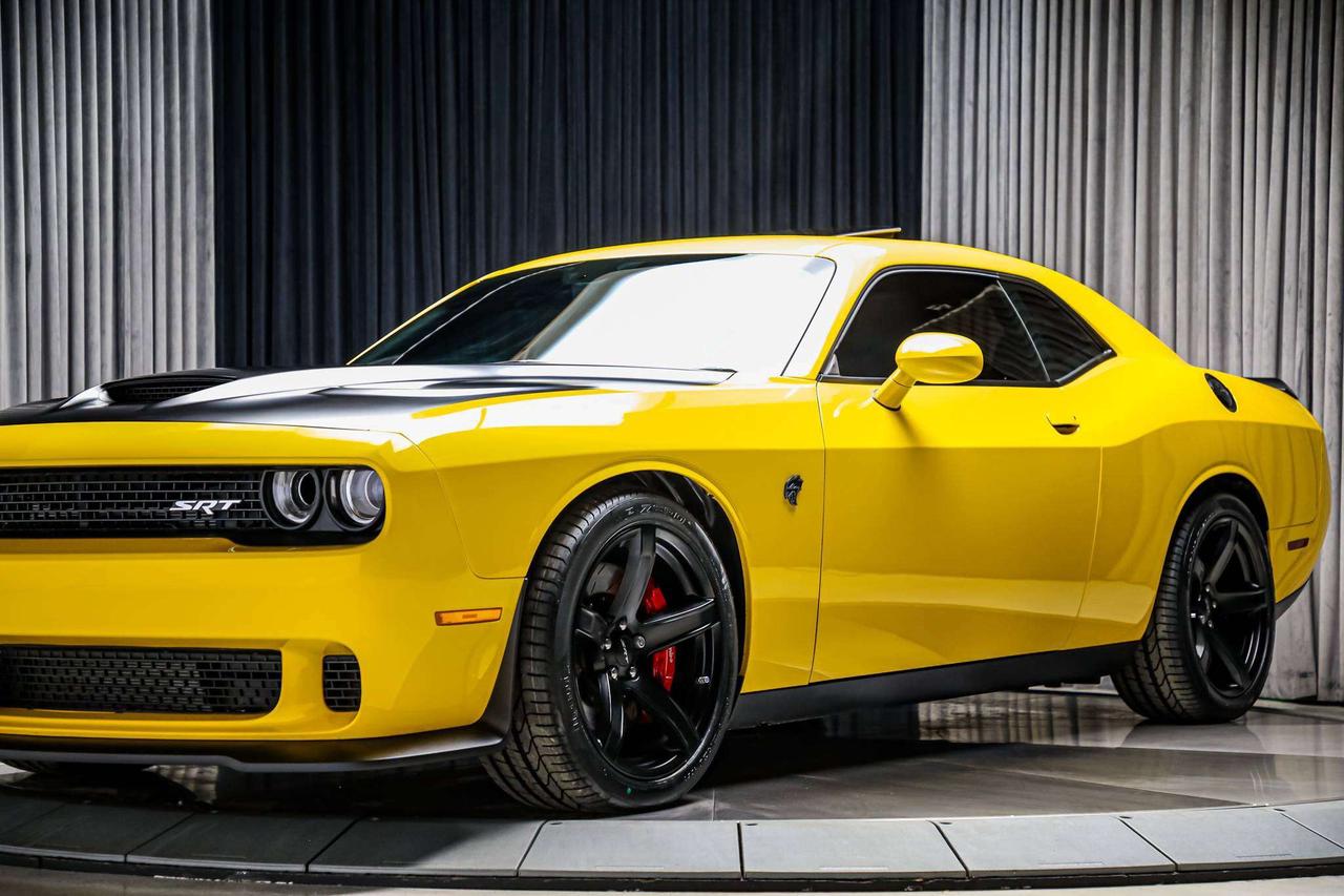 2017 Dodge Challenger SRT HELLCAT MANUAL 707HP  NOACCIDENT LOWKMS RARE Photo