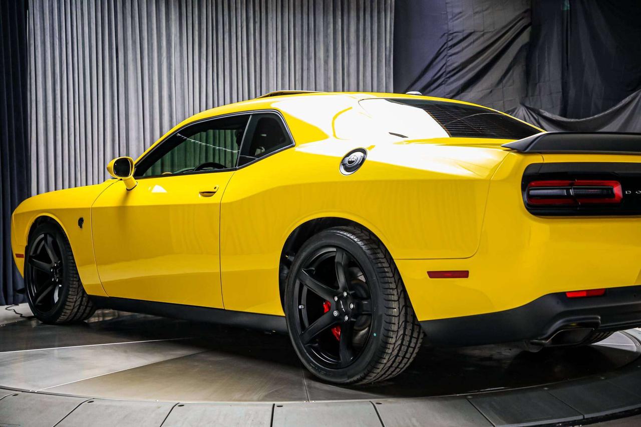 2017 Dodge Challenger SRT HELLCAT MANUAL 707HP  NOACCIDENT LOWKMS RARE Photo