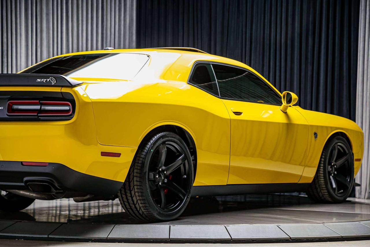 2017 Dodge Challenger SRT HELLCAT MANUAL 707HP  NOACCIDENT LOWKMS RARE Photo