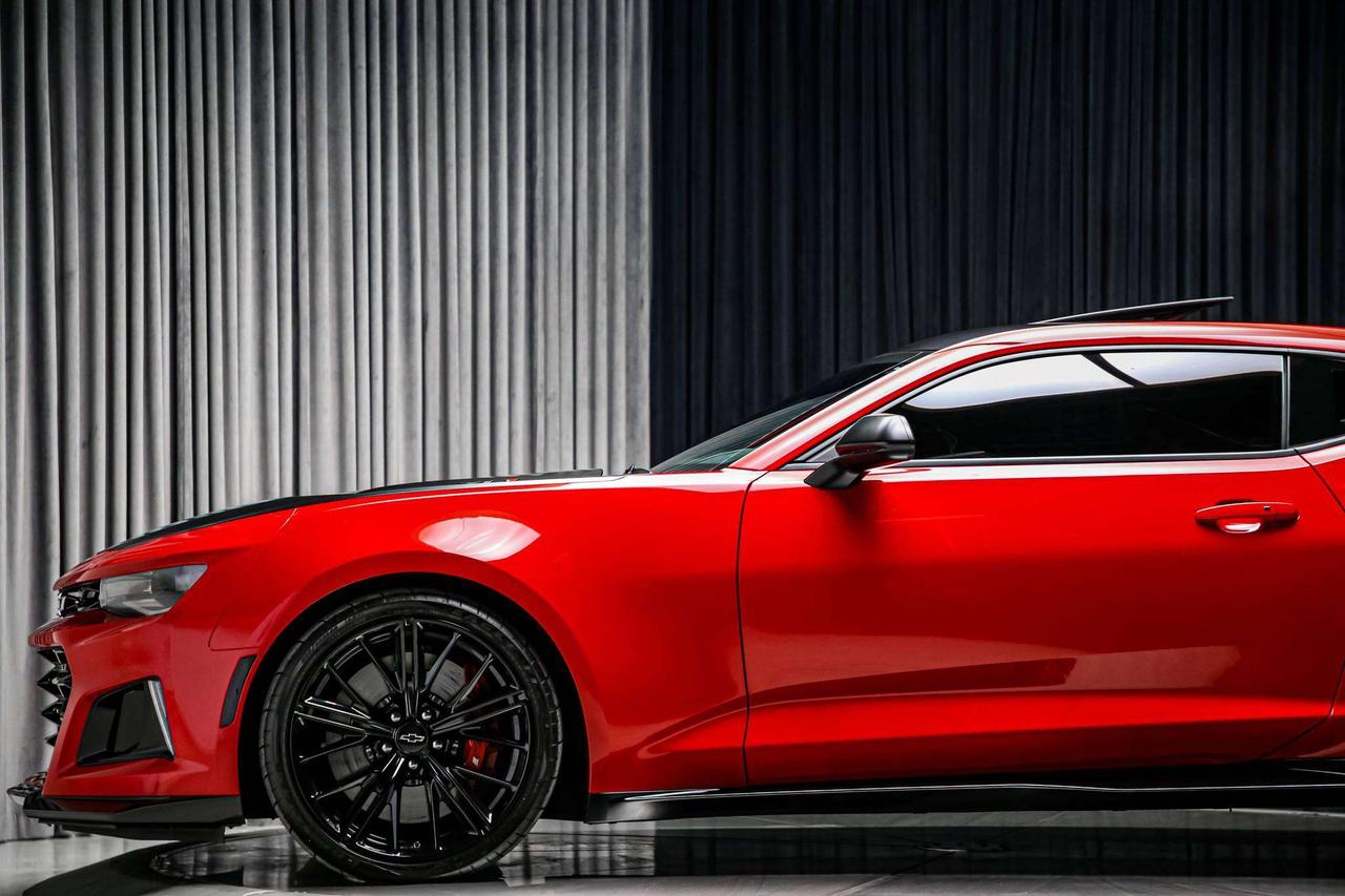 2023 Chevrolet Camaro ZL1 COUPE MANUAL 650HP NOACCIDENT MAGNETICRIDE LSD Photo