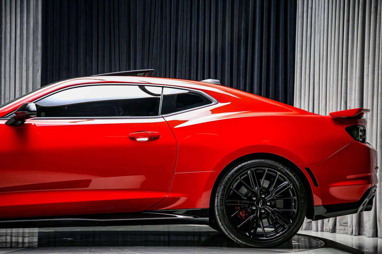 2023 Chevrolet Camaro ZL1 COUPE MANUAL 650HP NOACCIDENT MAGNETICRIDE LSD Photo