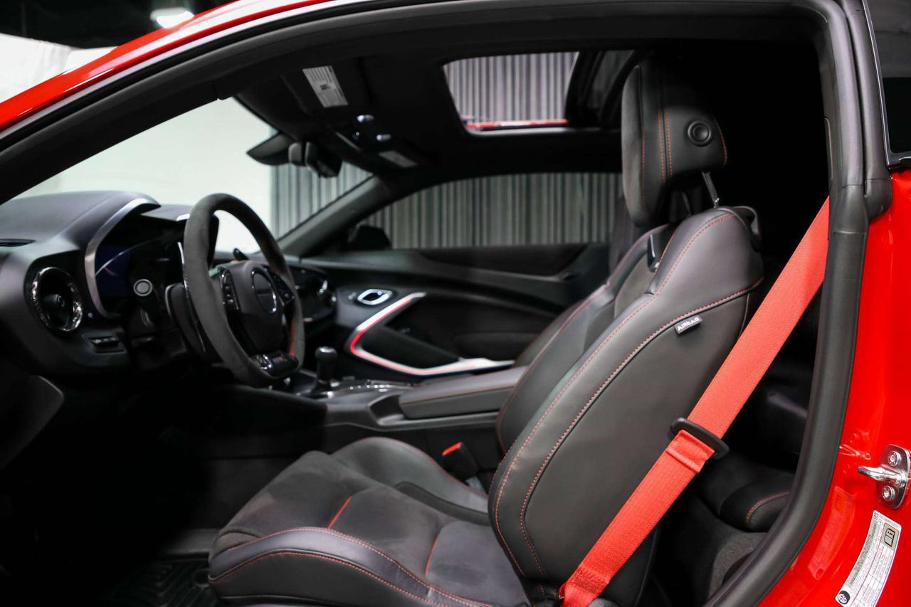 2023 Chevrolet Camaro ZL1 COUPE MANUAL 650HP NOACCIDENT MAGNETICRIDE LSD Photo
