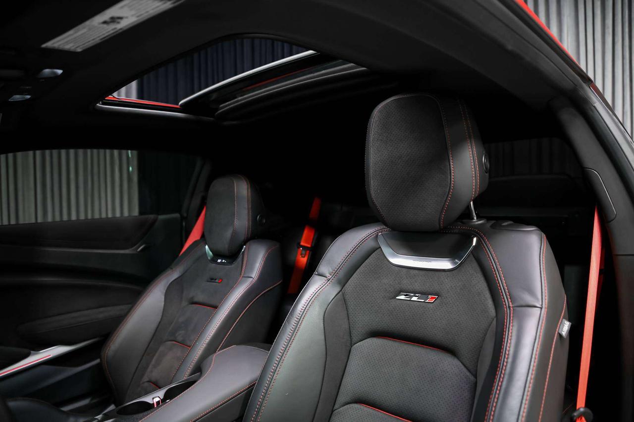 2023 Chevrolet Camaro ZL1 COUPE MANUAL 650HP NOACCIDENT MAGNETICRIDE LSD Photo