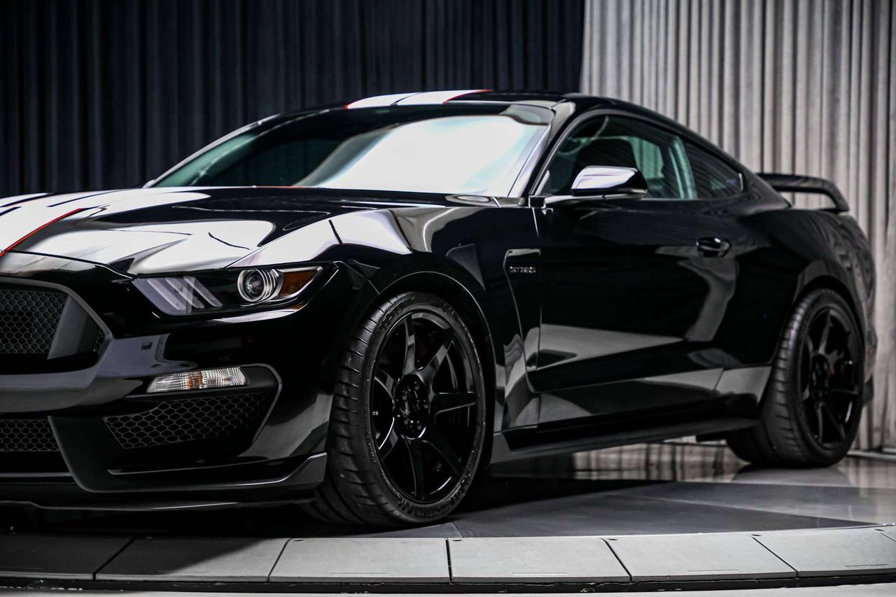 2016 Ford Mustang SHELBY GT350R 5.2L V8  CARBONRIM SERVRECS NOACCDNT Photo