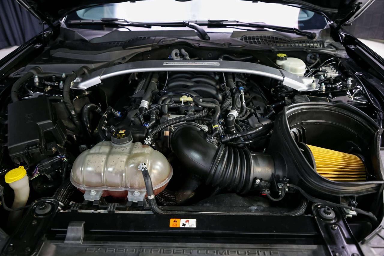 2016 Ford Mustang SHELBY GT350R 5.2L V8  CARBONRIM SERVRECS NOACCDNT Photo