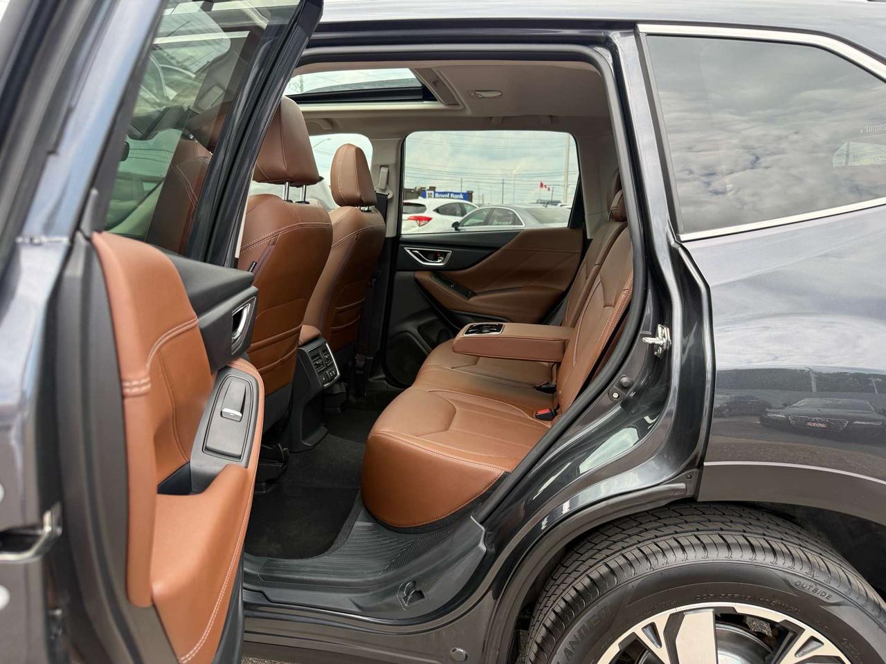 2019 Subaru Forester 2.5i Premier w/EyeSight Pkg  CERTIFIED MINT Photo
