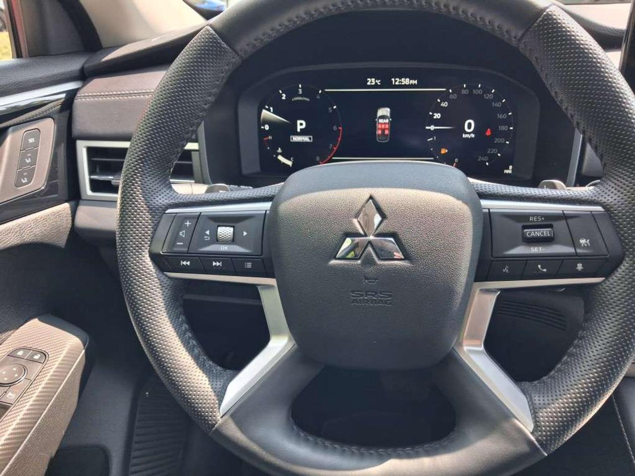 2025 Mitsubishi Outlander SEL S-AWC Photo