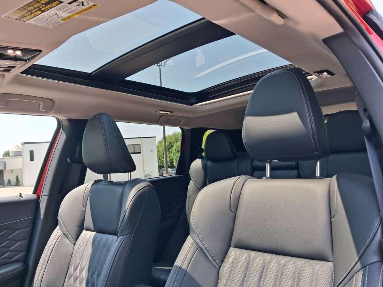 2025 Mitsubishi Outlander SEL S-AWC Photo