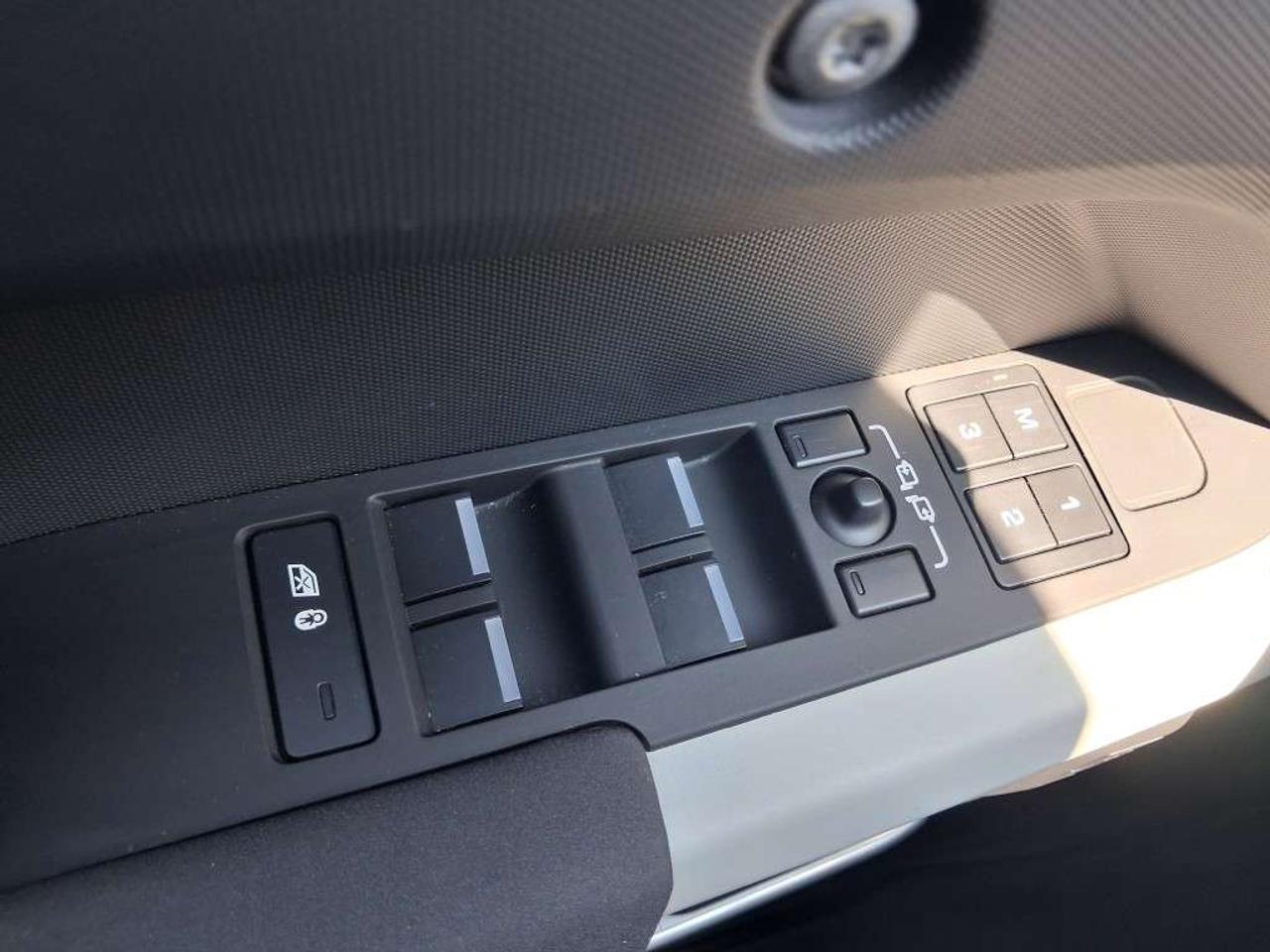 2023 Land Rover Defender 110 S AWD Photo