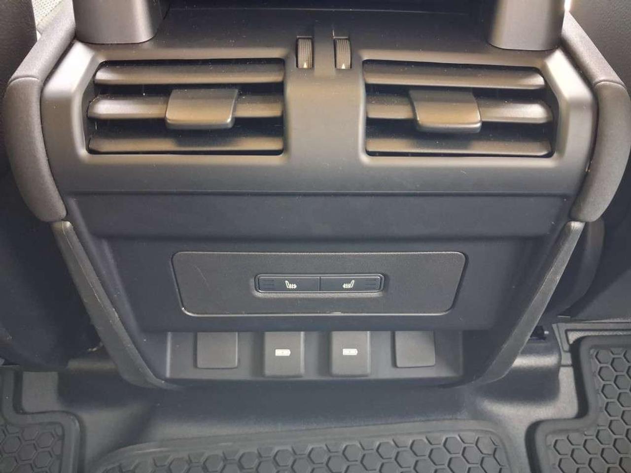 2023 Land Rover Defender 110 S AWD Photo