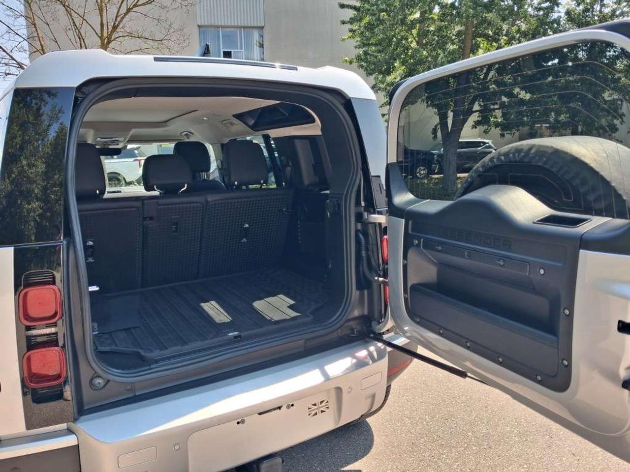 2023 Land Rover Defender 110 S AWD Photo